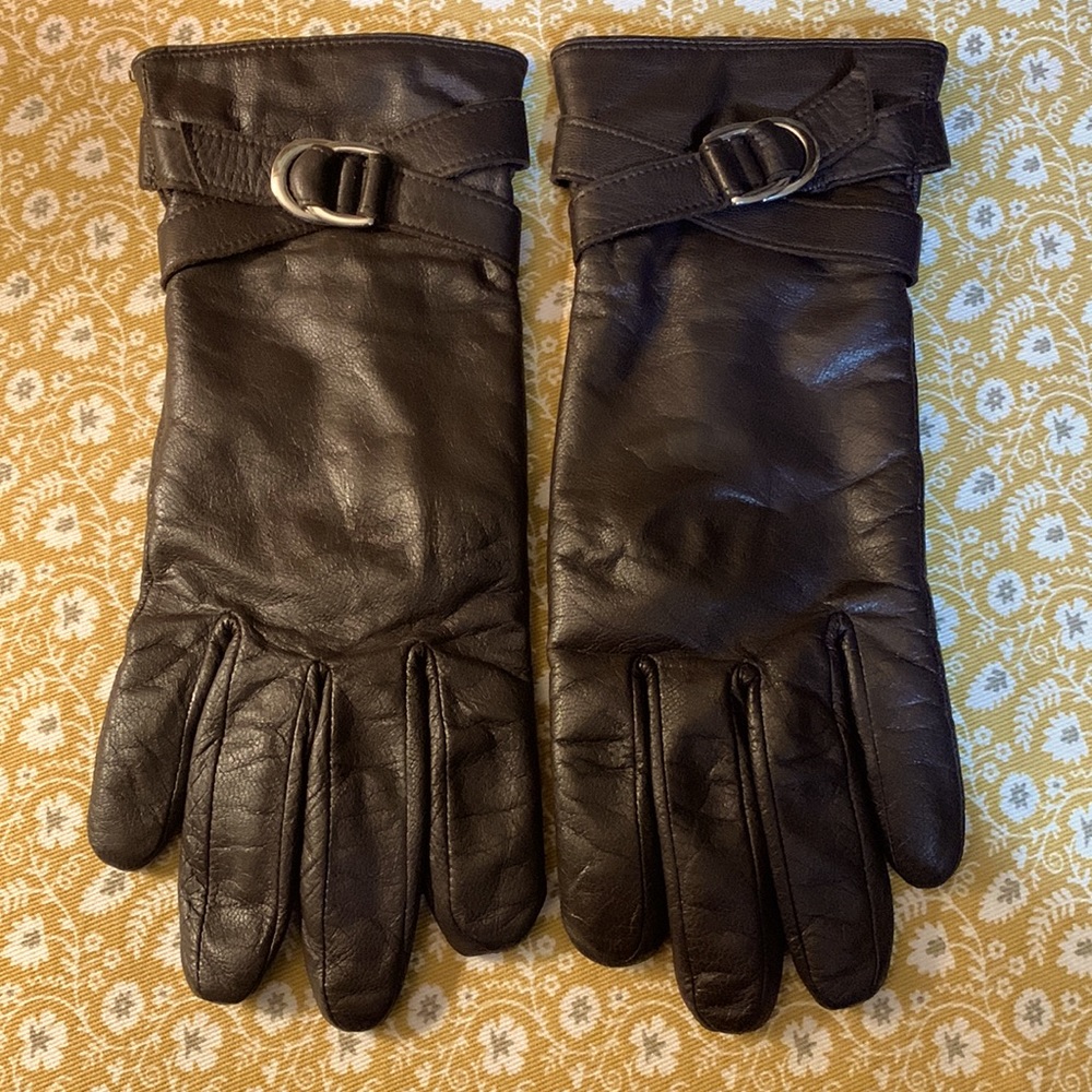 Chocolate Brown Wilson leather gloves with silver buckle…